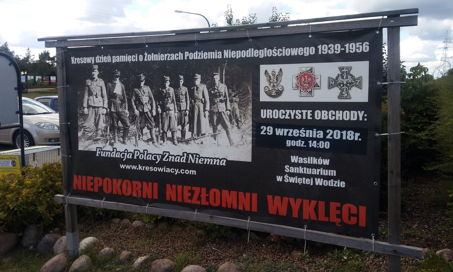 Najpierw poświęcenie żołnierskich krzyży, potem lekcja historii w rytmie hip-hopu