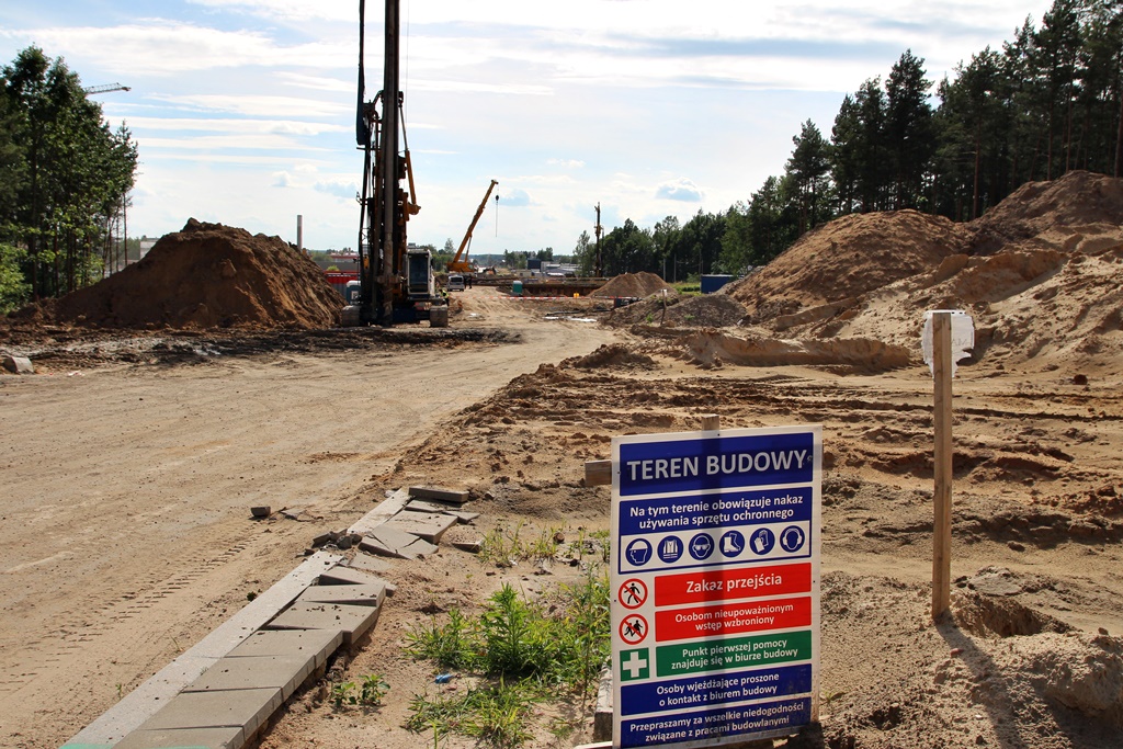 Policjanci odwołali swoje święto - będą pomagać przy wydobyciu bomby