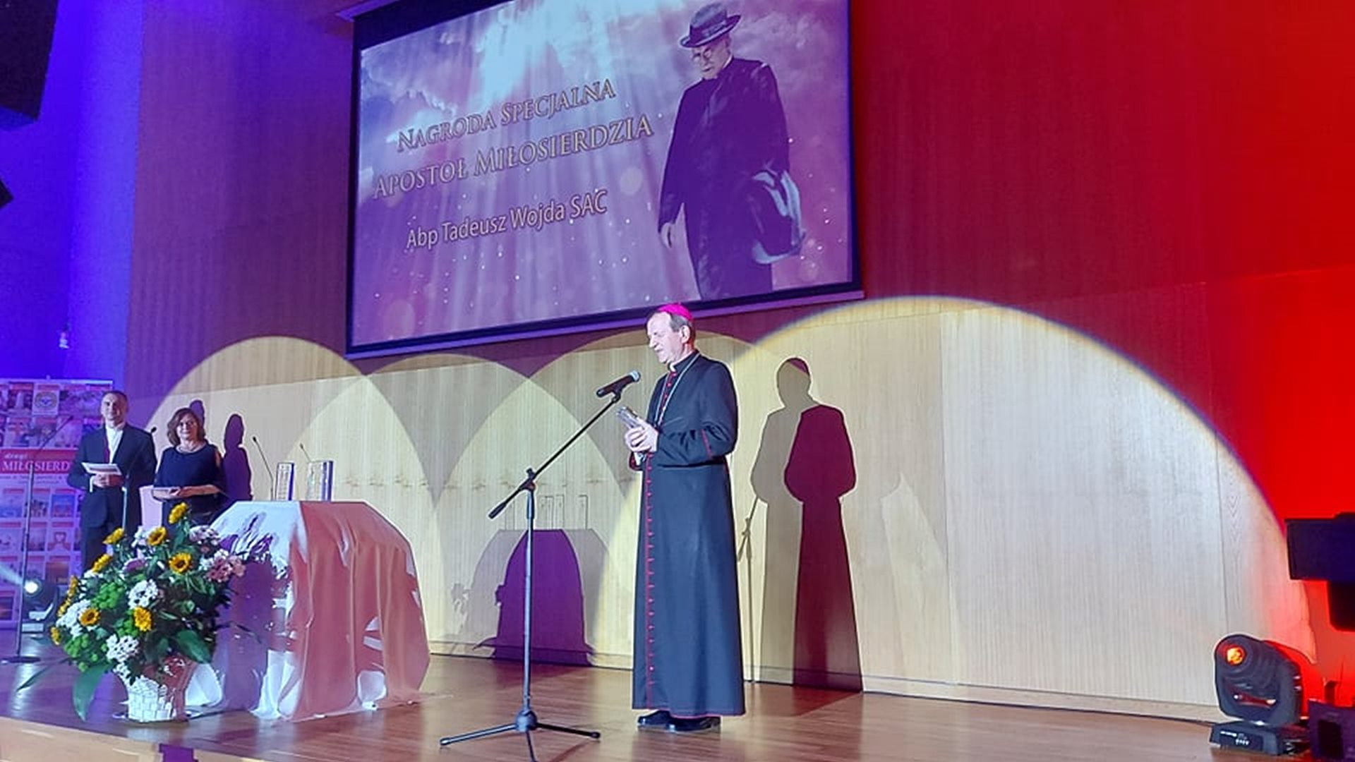 Wręczono tzw. "Michały" - specjalne wyróżnienie odebrał były metropolita białostocki Tadeusz Wojda