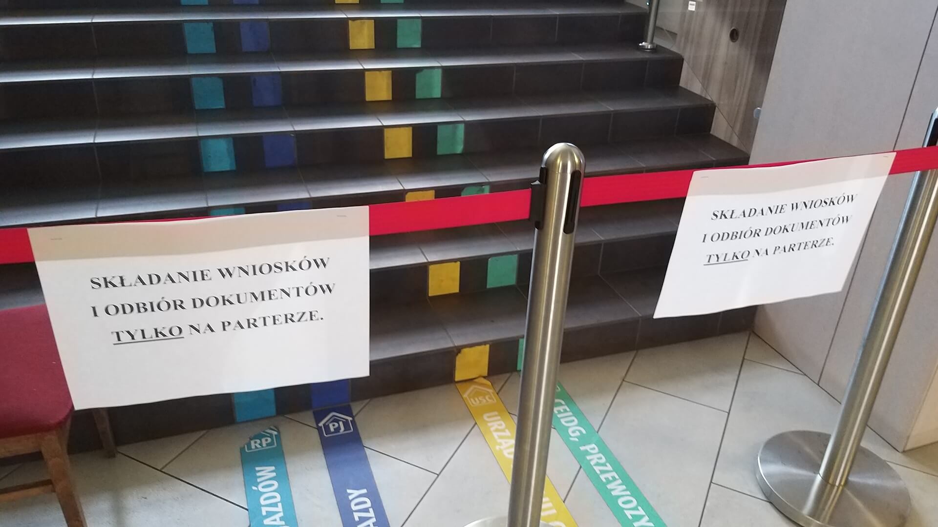Urzędy w Podlaskiem zachęcają mieszkańców, by przychodzili tylko w pilnych sprawach