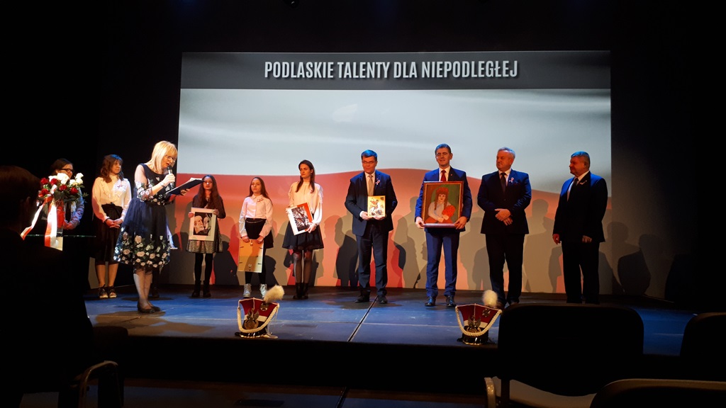 70 uczniów ze stypendiami artystycznymi marszałka