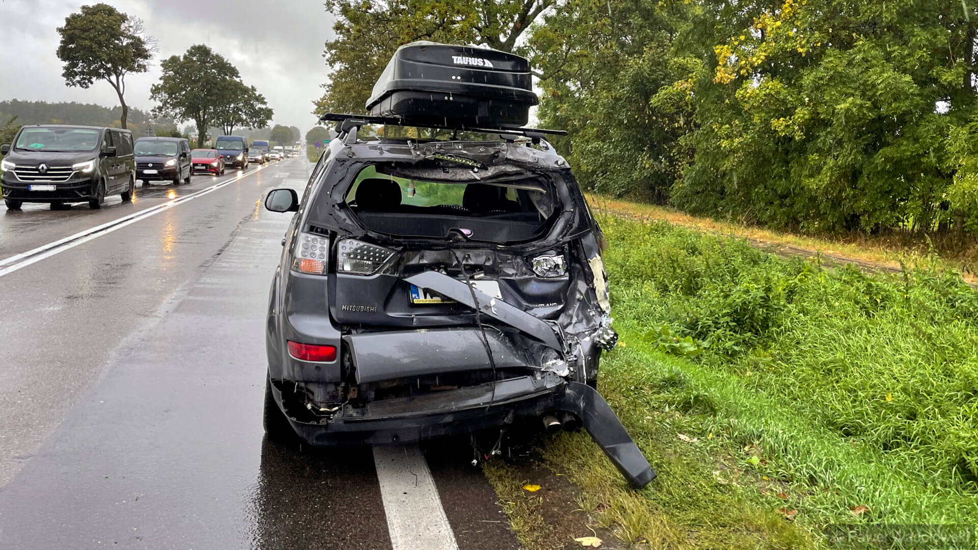 Wypadek pod Łomżą - trzy osoby trafiły do szpitala