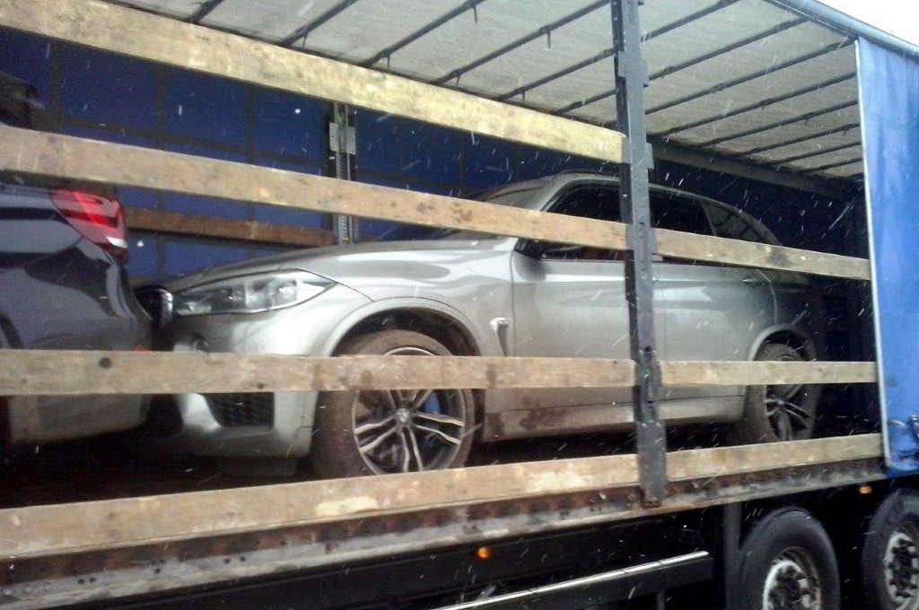 Obywatel Litwy przewoził 2 kradzione samochody - zatrzymano go w Łomży