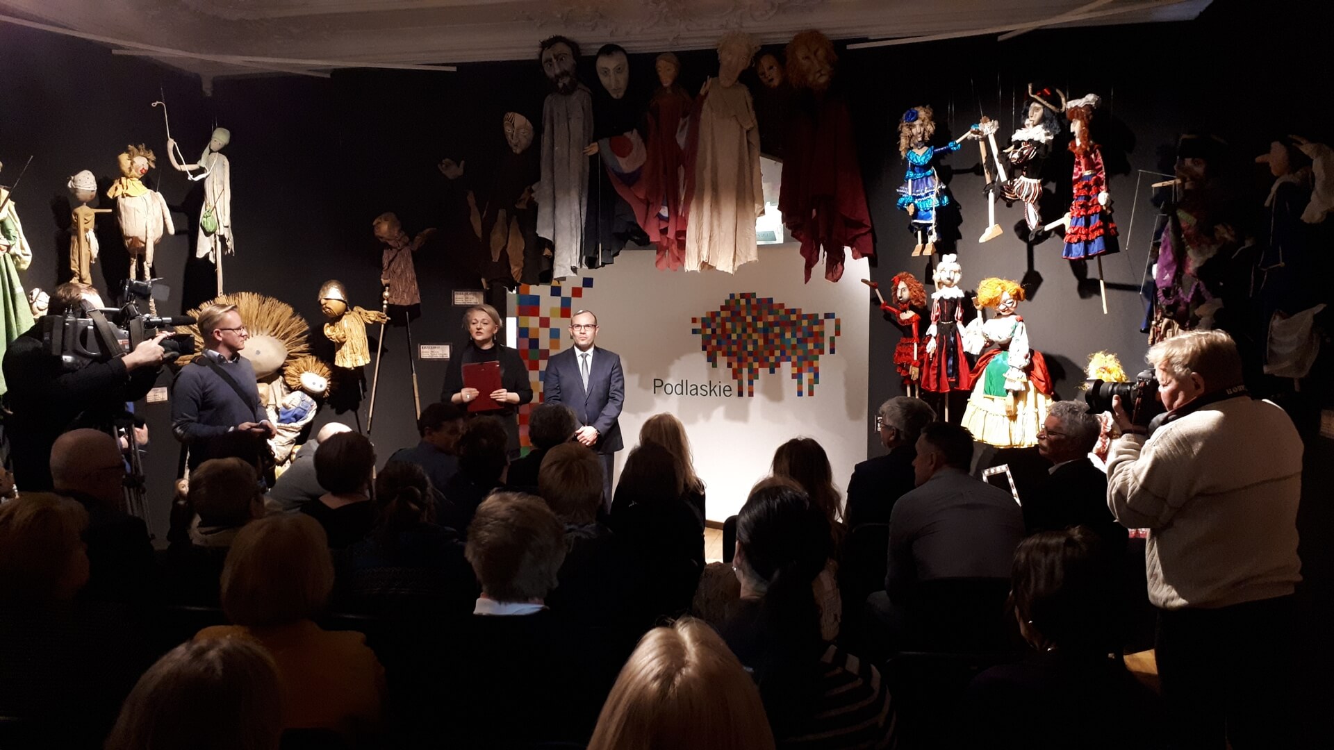 18 twórców ze stypendiami marszałka województwa podlaskiego - rozdano blisko 160 tys. zł