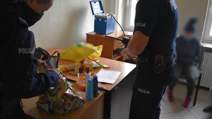 Rodzinne przedświąteczne zakupy zakończyły się policyjnymi zarzutami