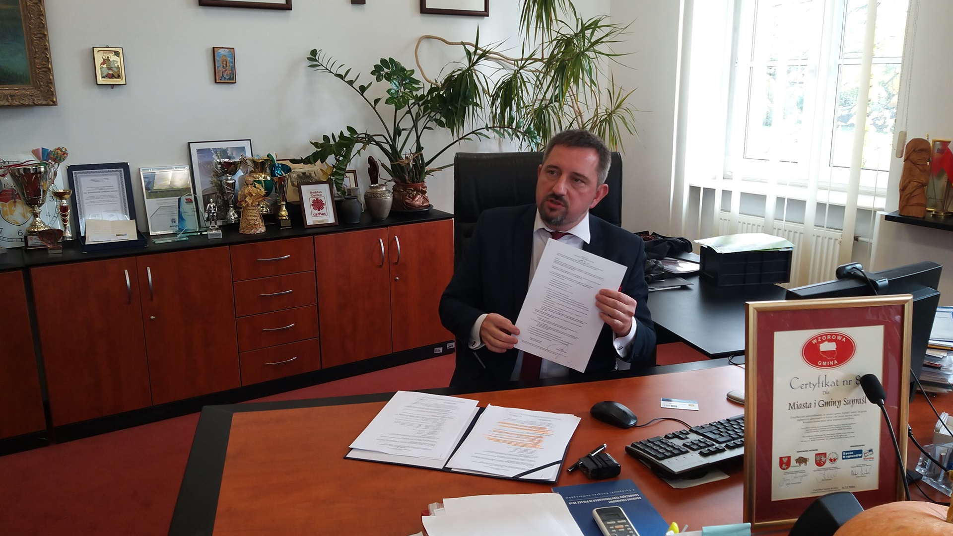 Burmistrz Supraśla podpisał jednostronnie aneks do umowy ws. przywrócenia połączeń BKM