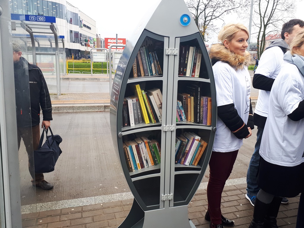 Weź, przeczytaj, oddaj – białostoczanie będą mogli korzystać z miejskich regałów na książki