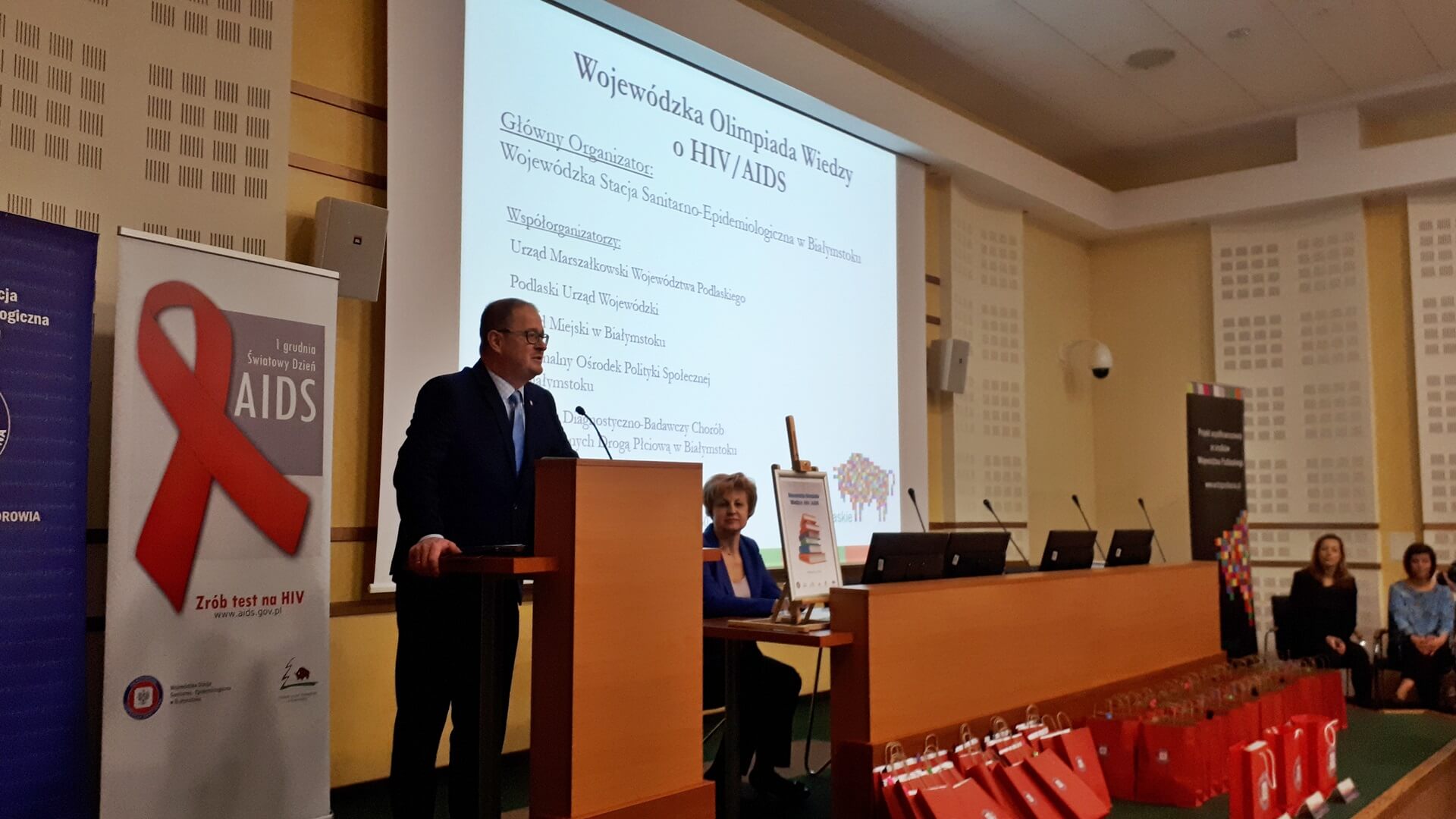 Aleksandra Żagarska laureatką tegorocznej Wojewódzkiej Olimpiady Wiedzy o HIV/AIDS