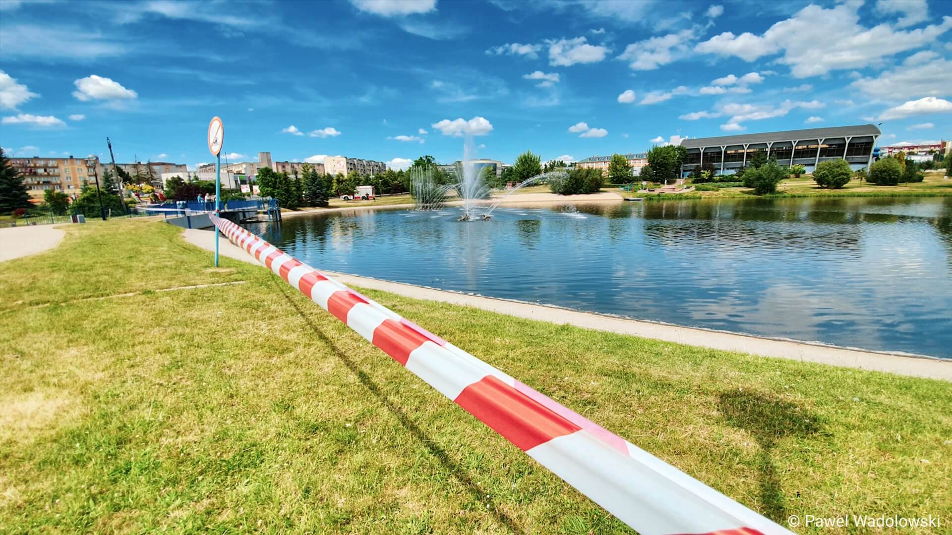 Tysiące martwych ryb w zalewie w Zambrowie odnaleźli wędkarze [zdjęcia]