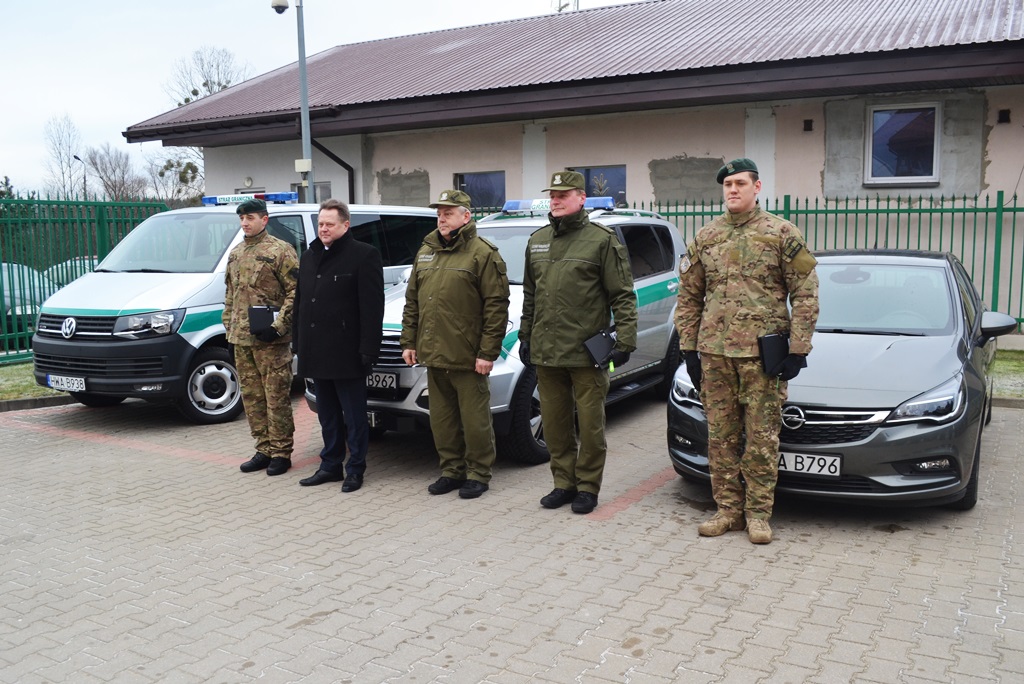 Placówka Straży Granicznej w Augustowie ma trzy nowe samochody