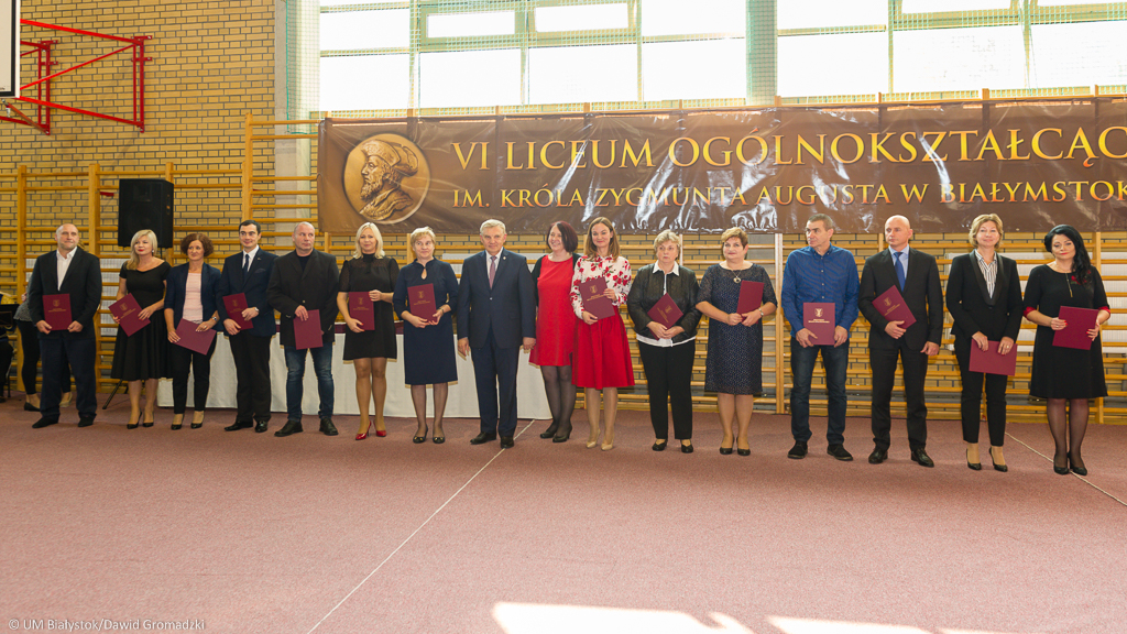 Święto nauczycieli w Białymstoku - ponad 150 nauczycieli dostało nagrody od prezydenta miasta