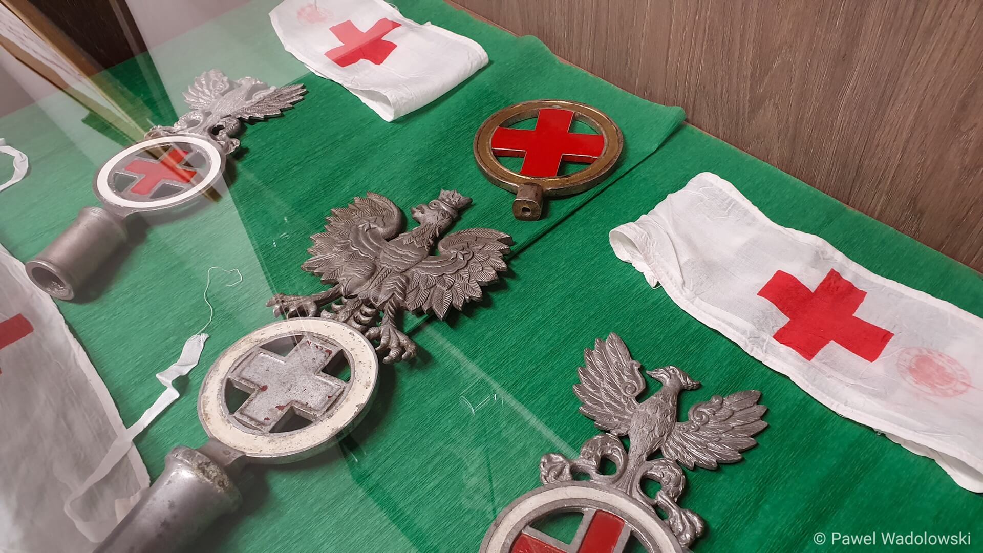 Historię Czerwonego i Białego Krzyża można poznać odwiedzając wystawę w Centrum Kultury w Szczuczynie