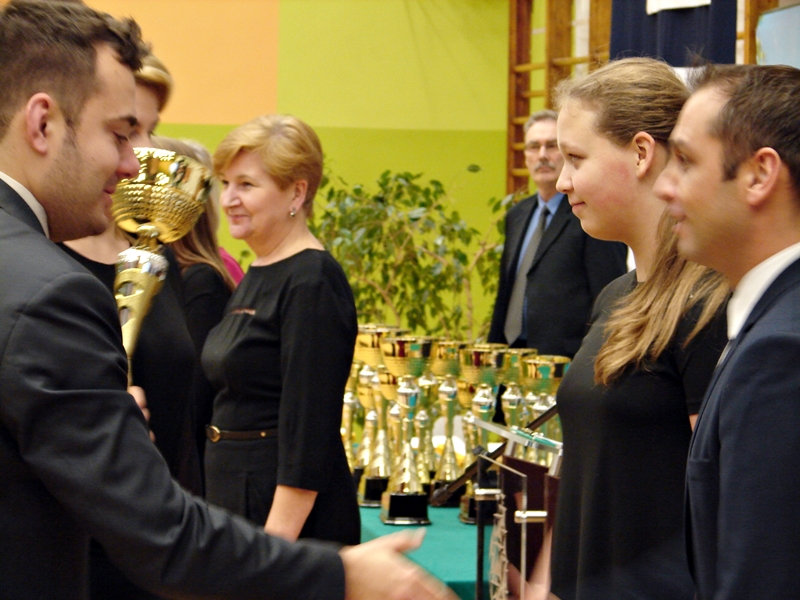 Łomża:  Prezydent miasta wyróżnił uczniów stypendiami