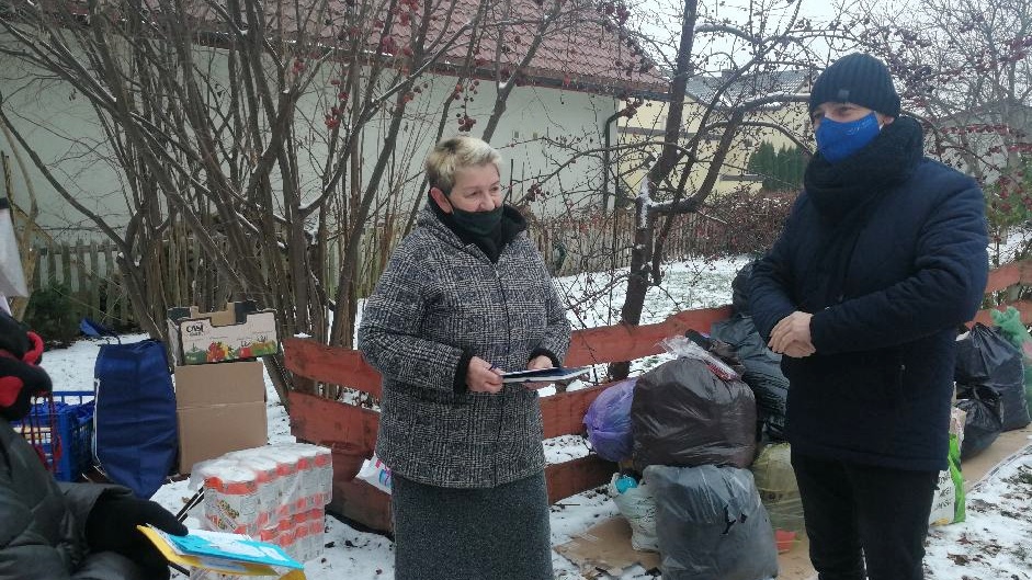 Świąteczna pomoc bezdomnym od seniorów z Choroszczy