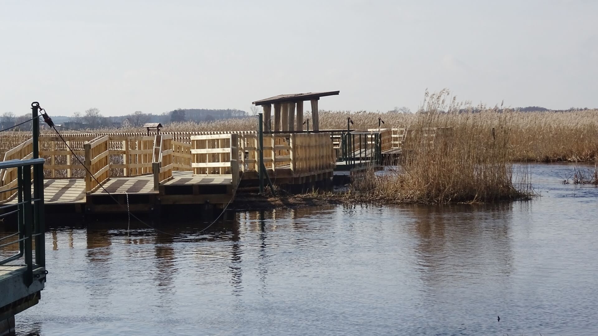 Policja prowadzi dochodzenie ws. wypadku na kładce turystycznej Śliwno - Waniewo
