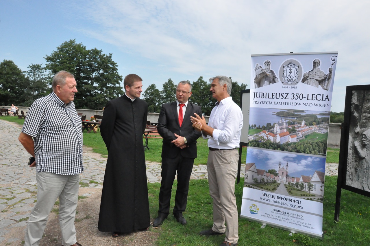 Plener rzeźbiarski, jarmark i dożynki - jubileusz 350-lecia przybycia kamedułów do Wigier