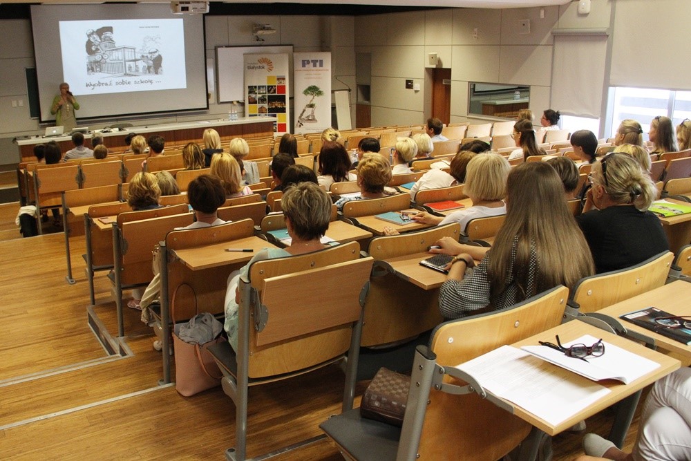 Pracownicy PB prowadzą specjalne zajęcia z programowania dla nauczycieli klas 1-3