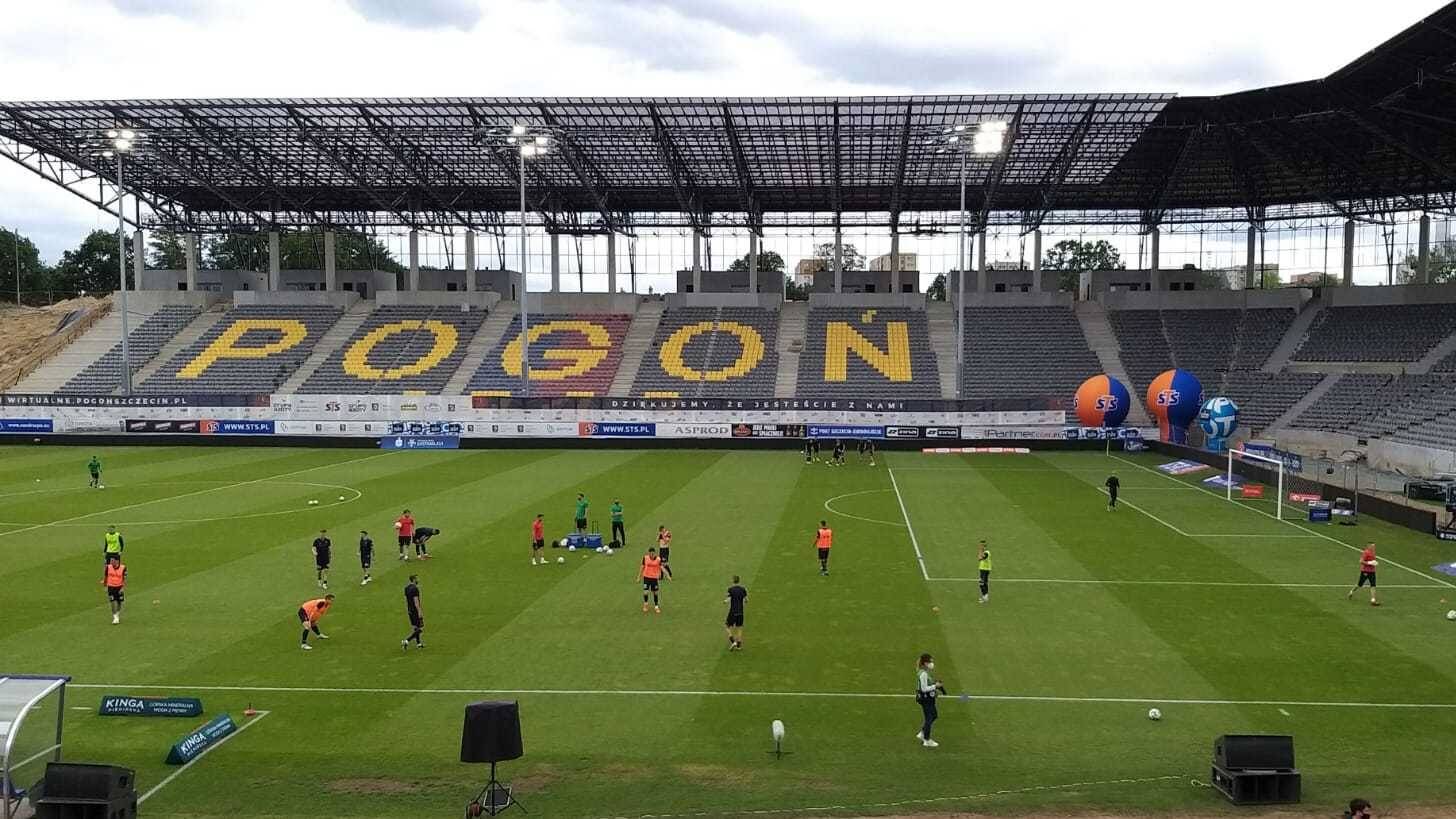 Mecz Pogoń Szczecin - Jagiellonia odwołany - 30 osób w Pogoni Szczecin ma koronawirusa
