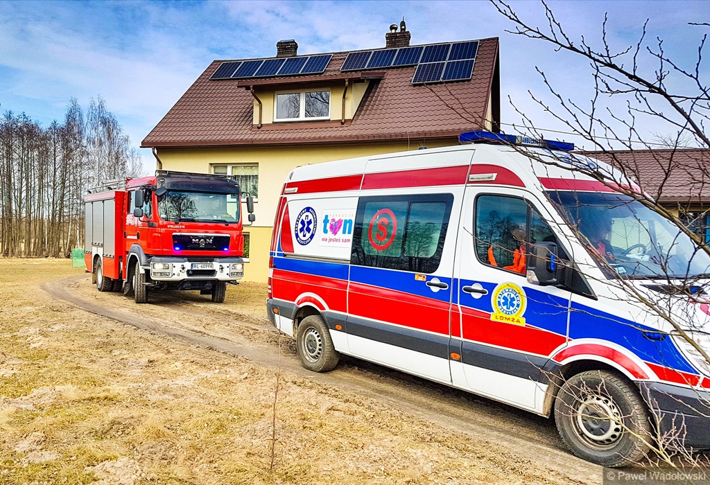 W Nieławicach w gminie Wizna zginęła kobieta - przygniotło ją drzewo