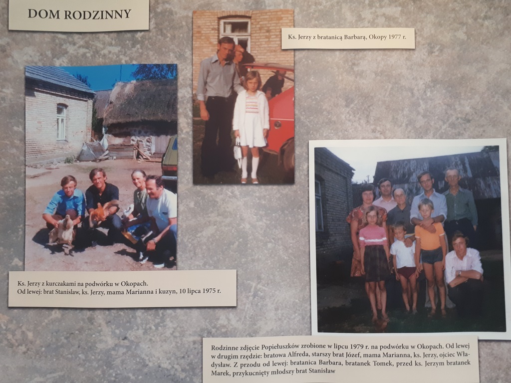 Ks. Popiełuszko na motocyklu czy w gimnazjalnym mundurku – wystawa w Muzeum Archidiecezjalnym w Białymstoku