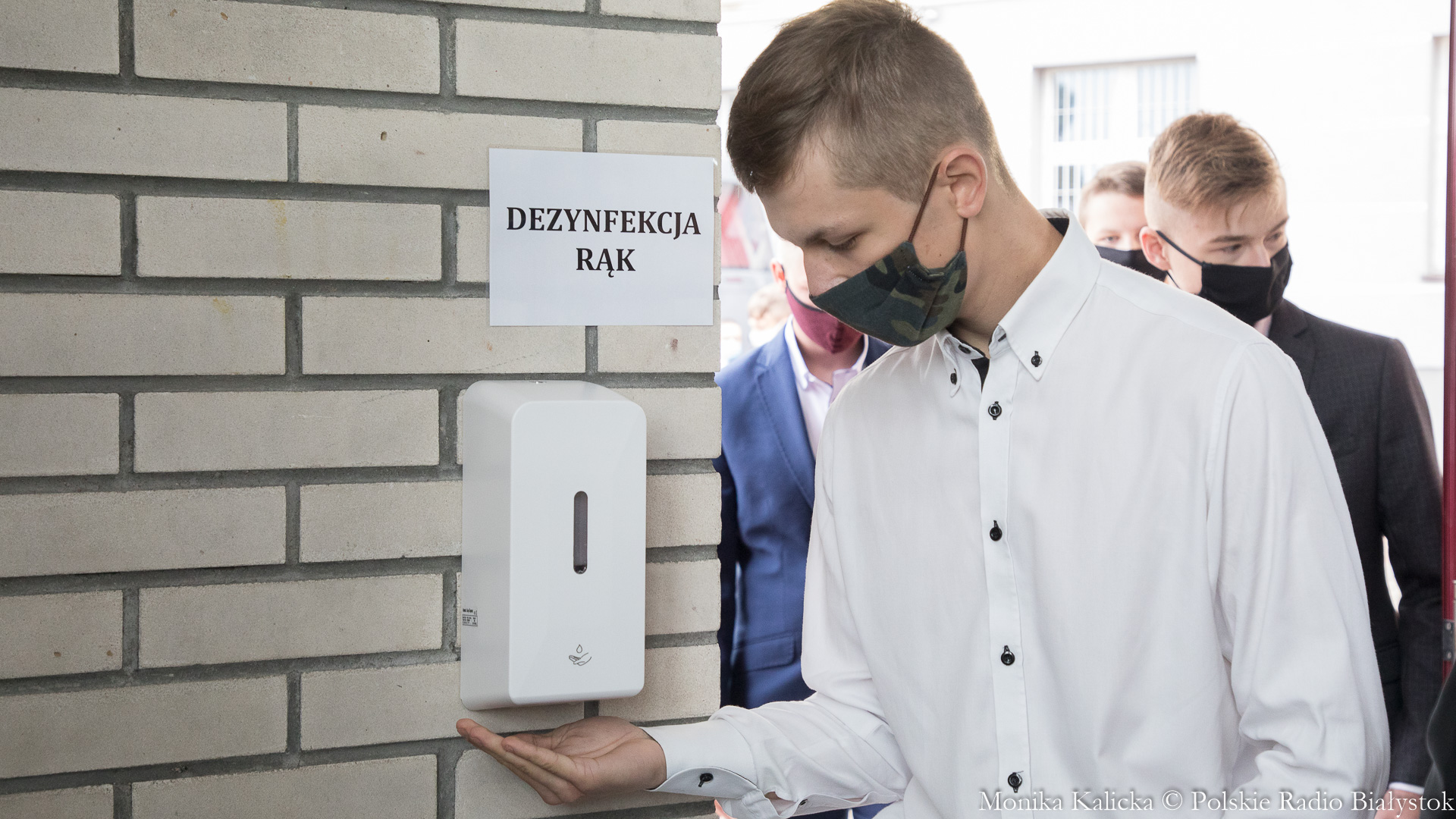 Rozpoczął się nowy rok szkolny - w szkołach będą obowiązywać wytyczne sanitarne