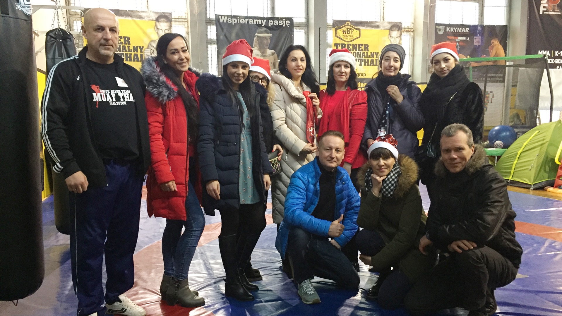 Akcja "Podziel się dobrem z bliźnim" - bezdomni otrzymali paczki