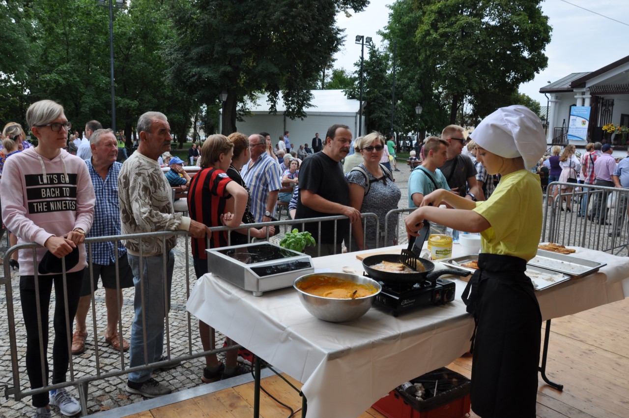 "Sąsiedzi przy stole" - konkurs kulinarny w Suwałkach