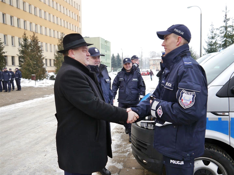 Suwałki:  Policjanci otrzymali nowe radiowozy