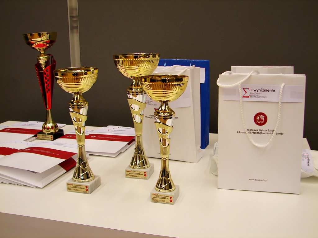 Białostoccy uczniowie triumfowali w konkursie matematycznym w Łomży