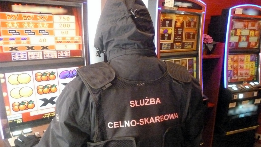 KAS zabezpieczyła automaty do nielegalnego hazardu w Łomży i Ciechanowcu