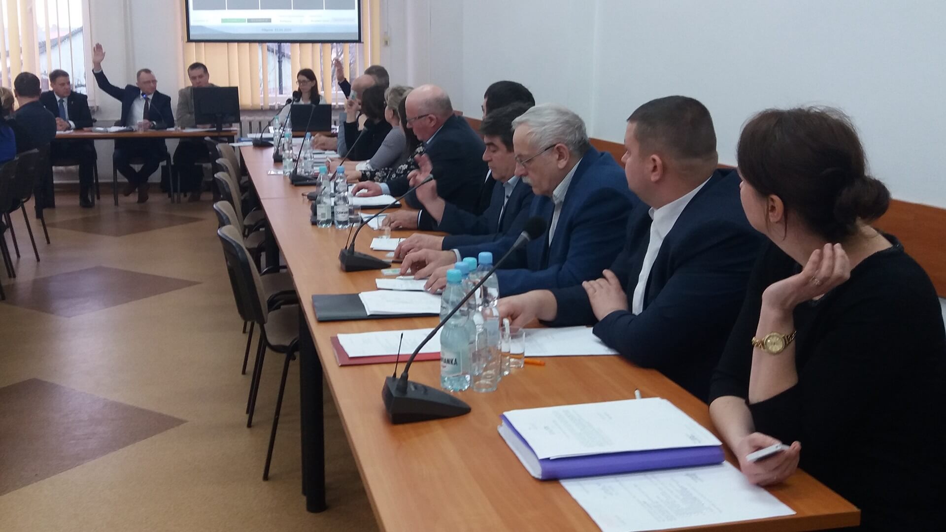 Chce zmiany plany miejscowego i miał zapłacić radnym za diety. Wojewoda na to nie pozwolił