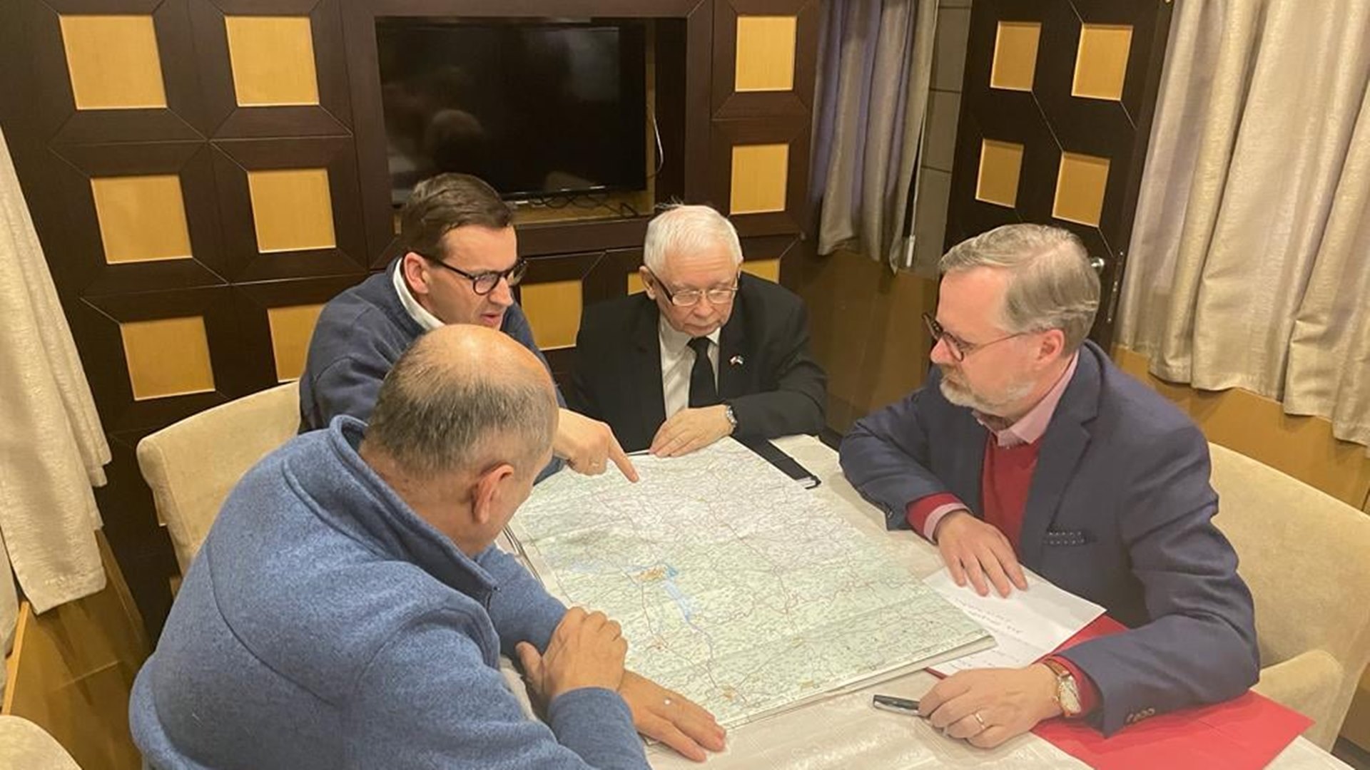 Jarosław Kaczyński w Kijowie: Na Ukrainie potrzebna jest misja pokojowa NATO lub szerszego układu międzynarodowego