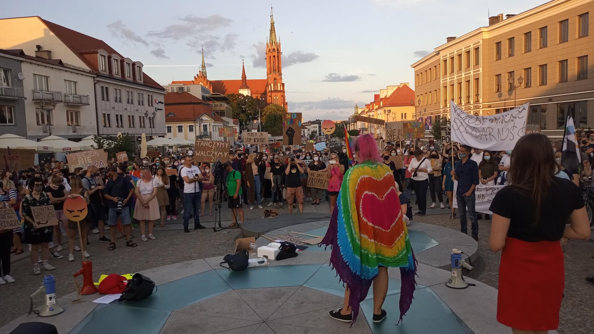 Demonstracja środowisk LGBT w Białymstoku [wideo, zdjęcia]