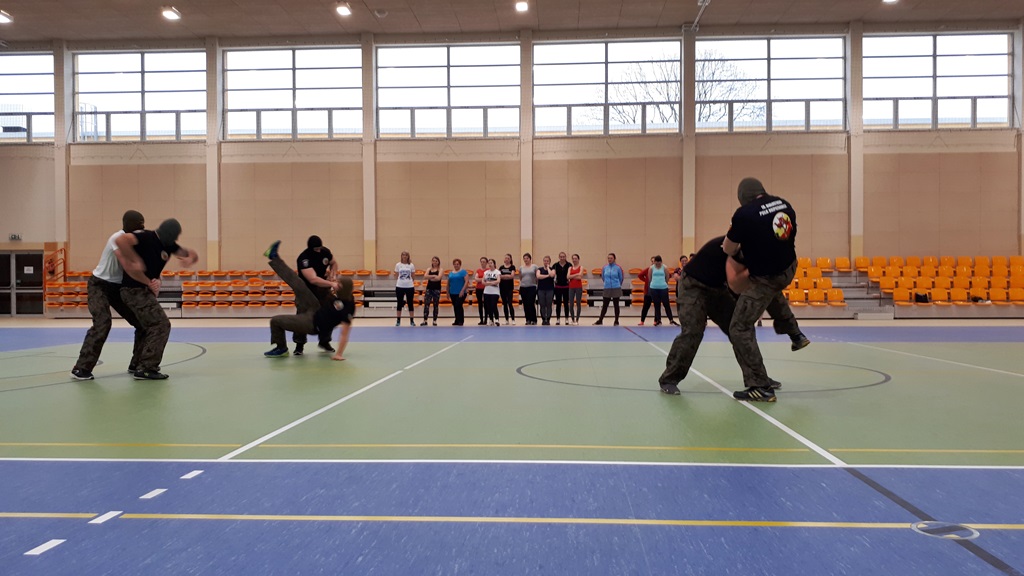 Białostoccy żołnierze nauczą panie zasad samoobrony