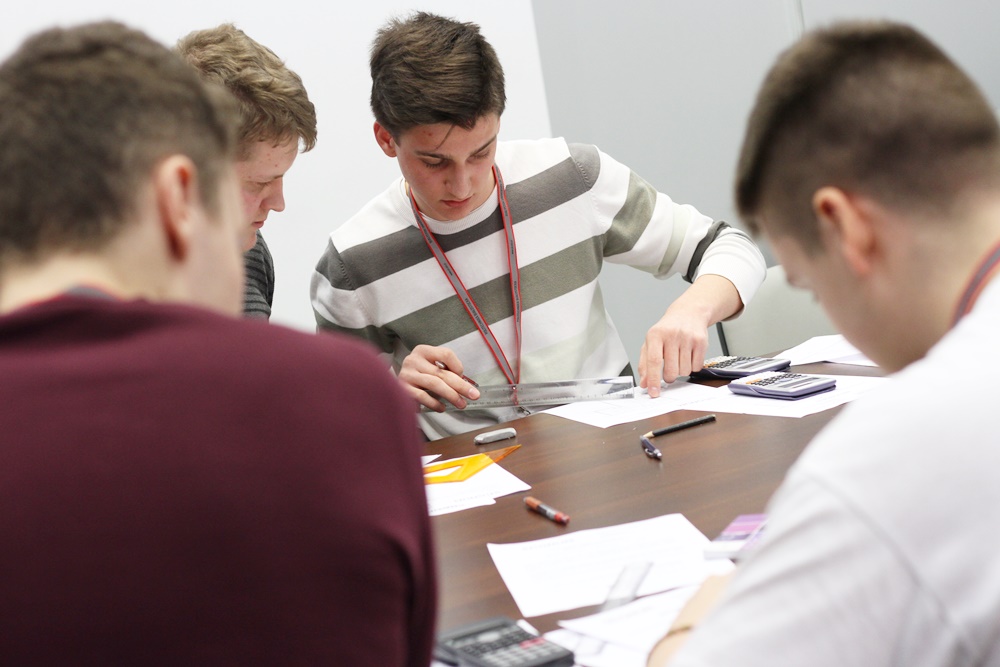 Całki, różniczki i liczba Pi, czyli piknik naukowy na politechnice