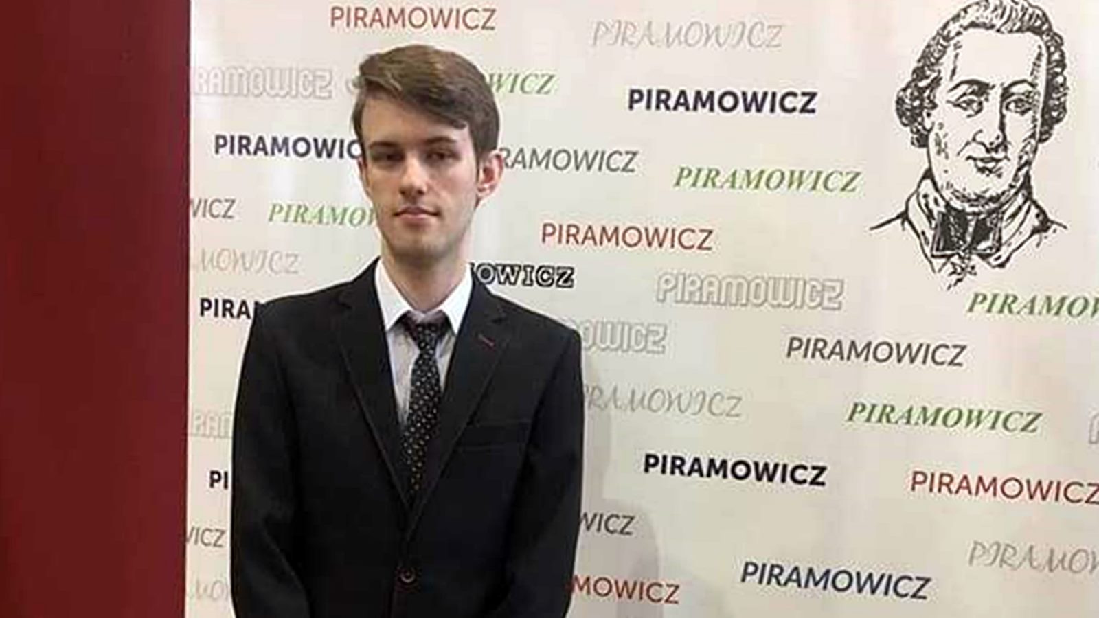 Augustowski maturzysta zdobył dla swojej szkoły pracownię multimedialną