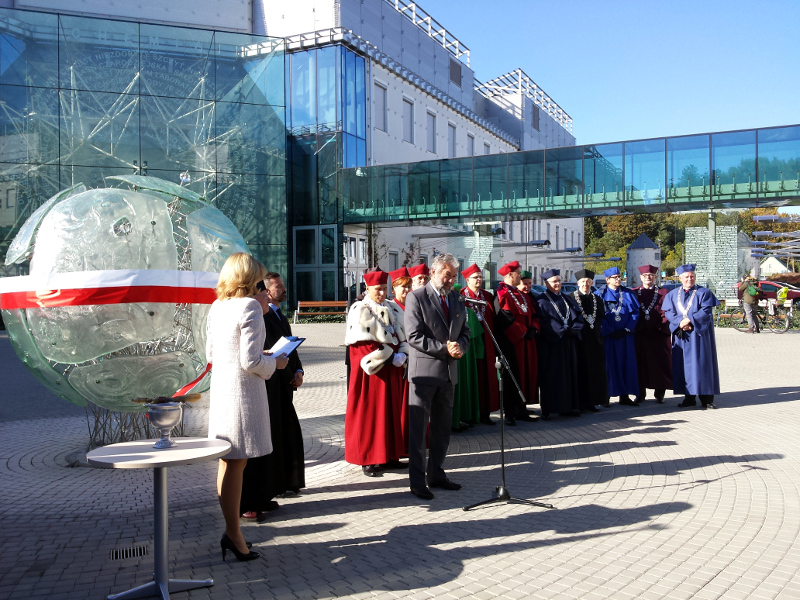 Białystok:  Uniwersytet otworzył rok akademicki i kampus