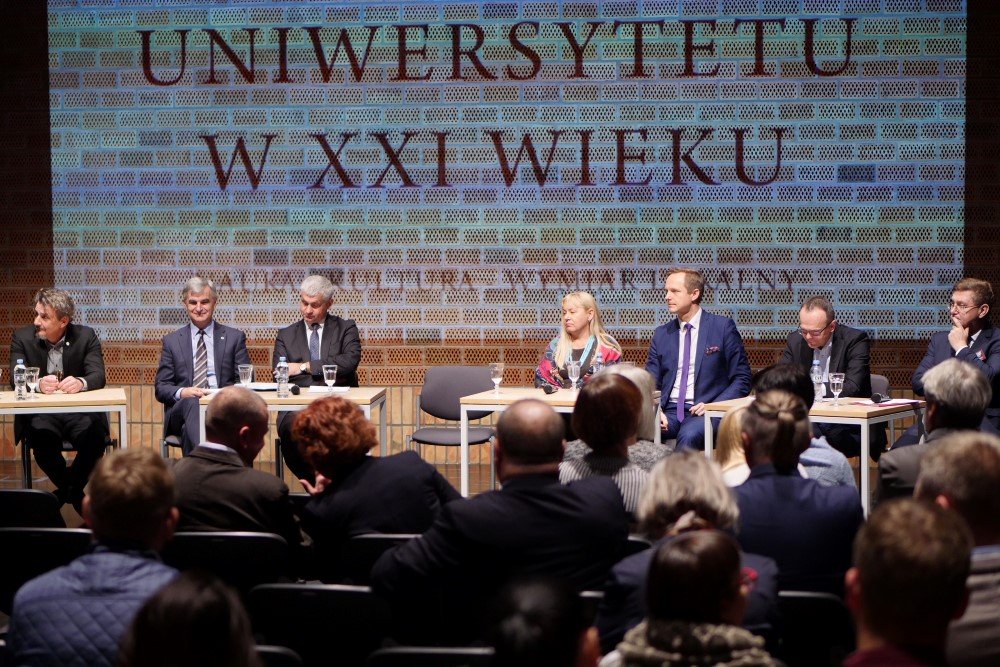 Podlaskie bez uczelni wyższych spotkałaby gwałtowna degradacja – stwierdzili uczestnicy debaty na UwB