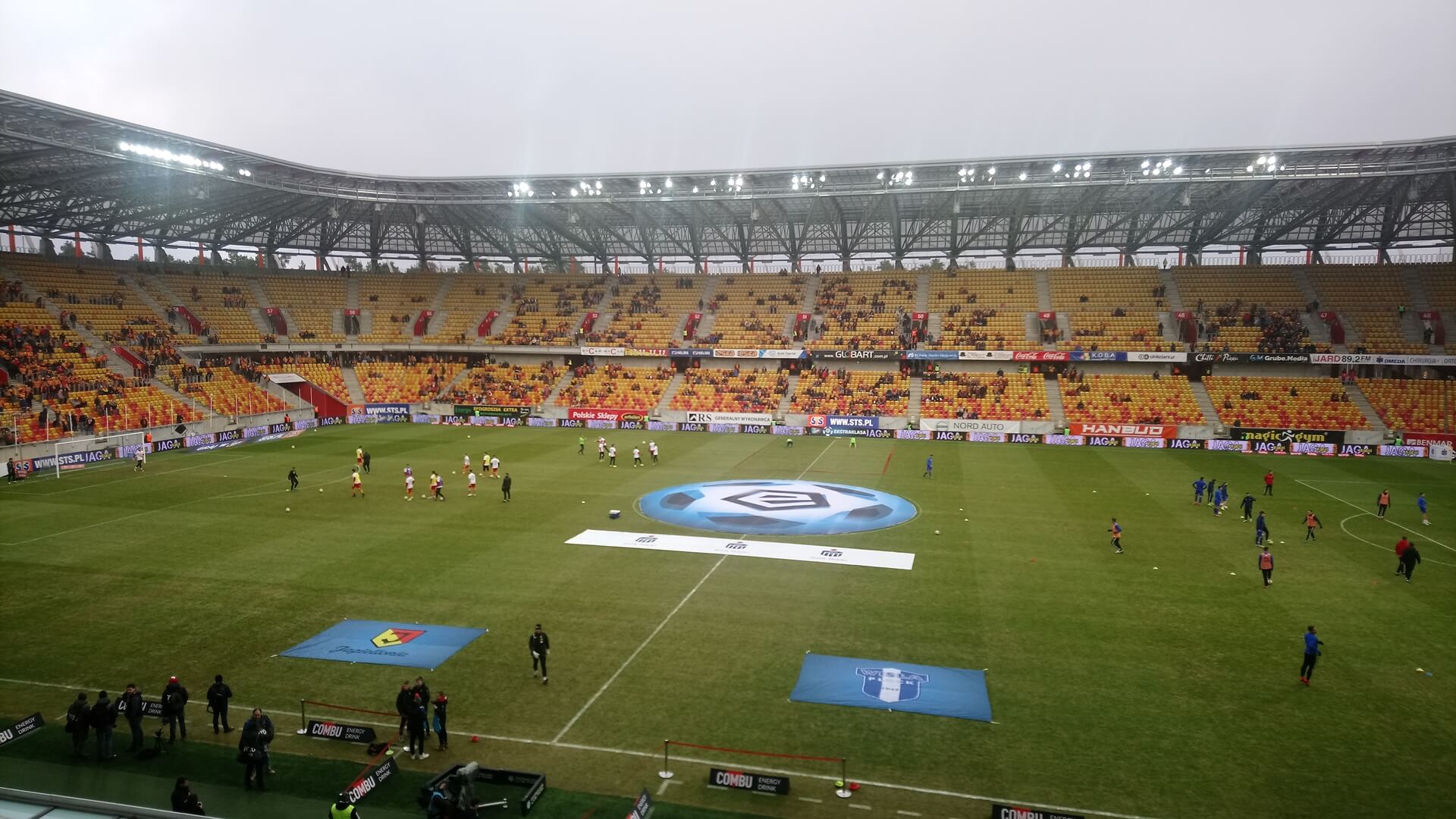 "Mocne, męskie słowa" czy mowa nienawiści na boisku? - felieton Jerzego Kułakowskiego