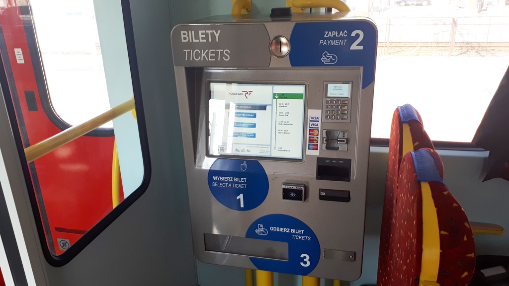 W kilku pociągach jeżdżących po województwie podlaskim pojawiły się biletomaty