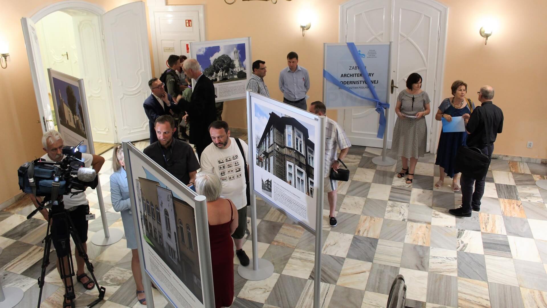 Otwarto wystawę "Zabytki Architektury Modernistycznej Województwa Podlaskiego"