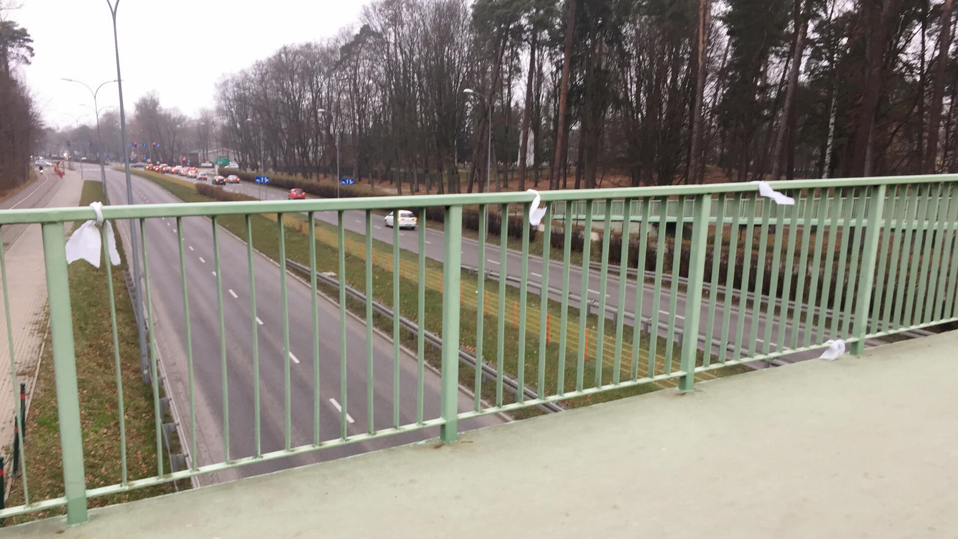 Policja ustala, kto zawiesił kontrowersyjny baner przy ul. Zwierzynieckiej w Białymstoku