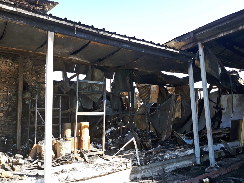 Straty po pożarze w zakładzie Agrohurt w Mońkach mogą wynosić nawet kilka milionów zł [wideo]