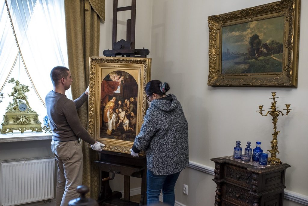 Do Muzeum Rolnictwa w Ciechanowcu, po konserwacji wróciły obrazy olejne