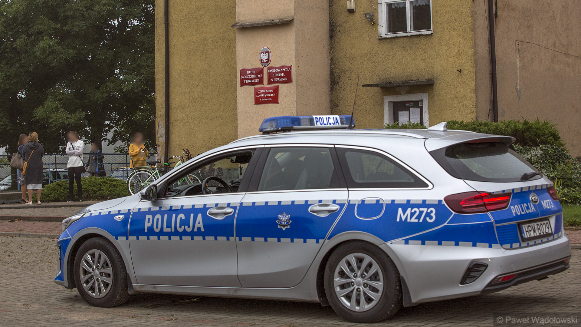 Fałszywe alarmy bombowe w kilkunastu szkołach w regionie