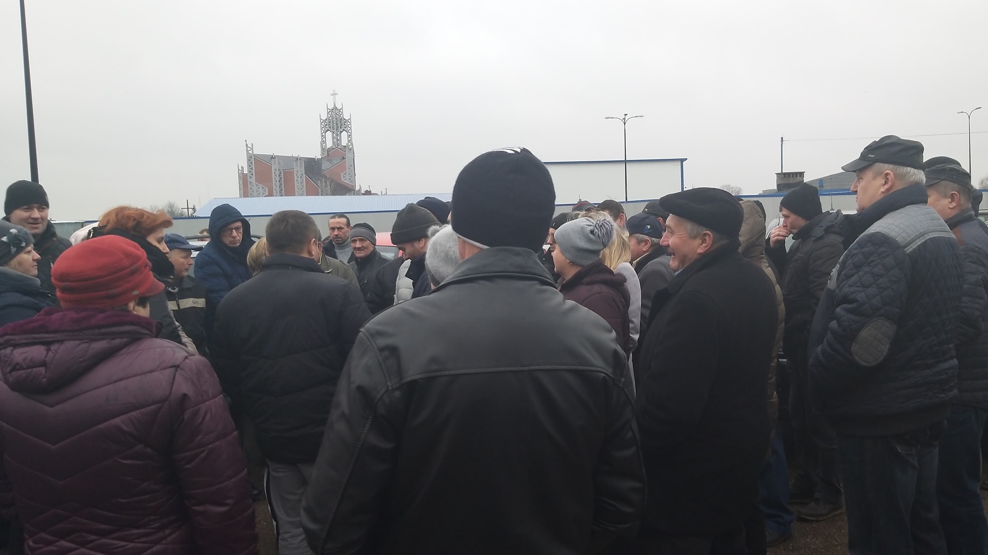 Protest przed siedzibą spółdzielni mleczarskiej Bielmlek w Bielsku Podlaskim