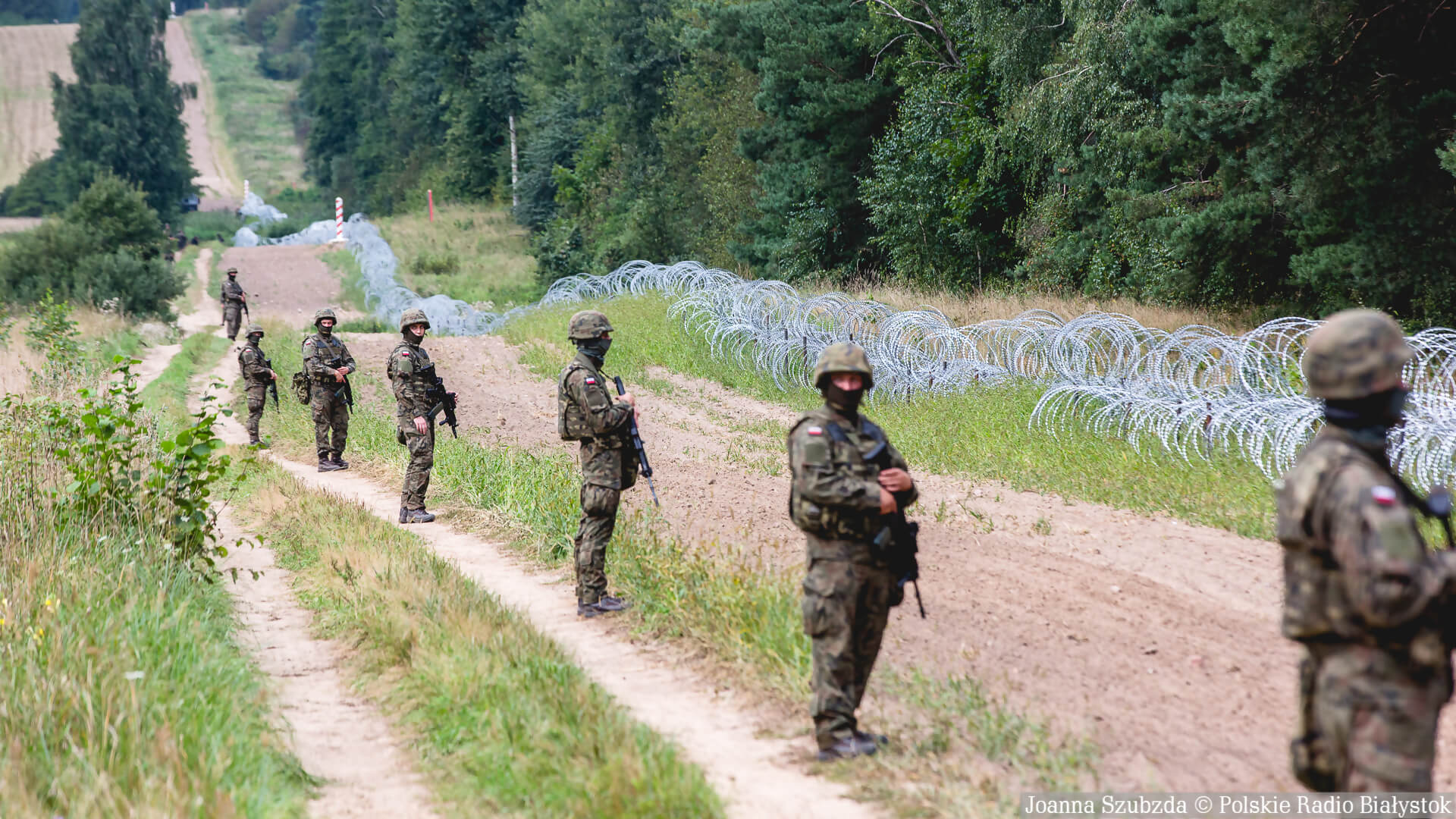 Uchodźcy zaatakowali polskich żołnierzy niedaleko Usnarza Górnego [wideo]