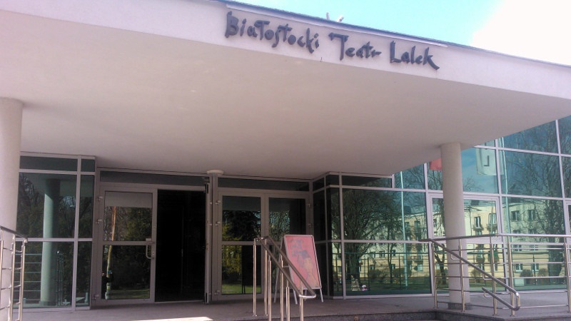 "Nauka latania" - spektakl o dojrzewaniu w Białostockim Teatrze Lalek