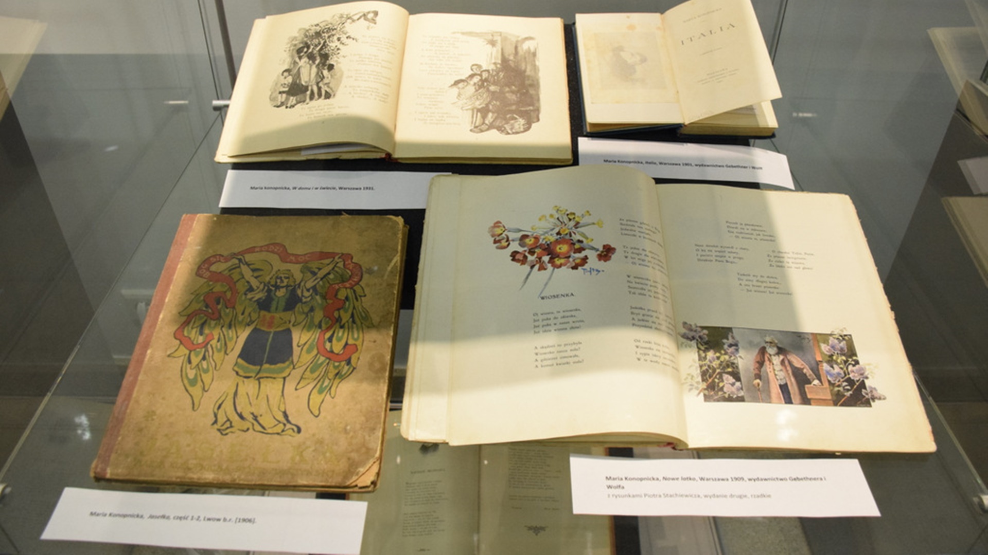 Zbiory Książnicy Podlaskiej wzbogaciły się o 56 książek i dokumentów antykwarycznych