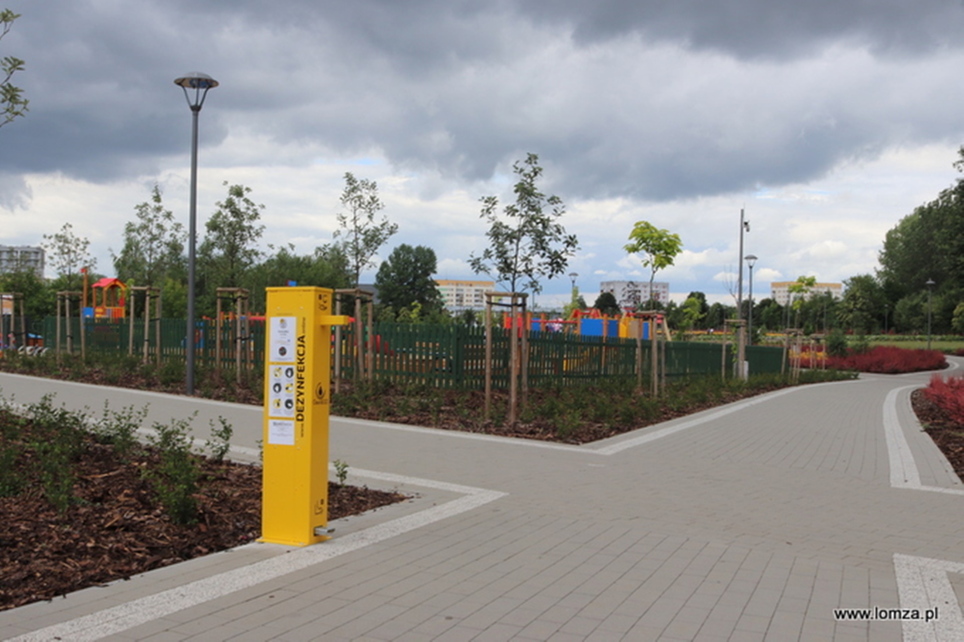 27 stojaków z płynem dezynfekcyjnym stanęło w Łomży